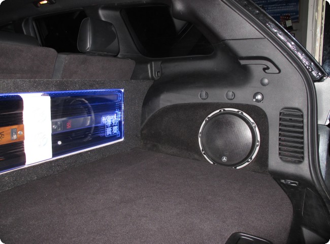 大切诺基升级丹麦丹拿342三分频，鼎沸之音，还原最真实的声音