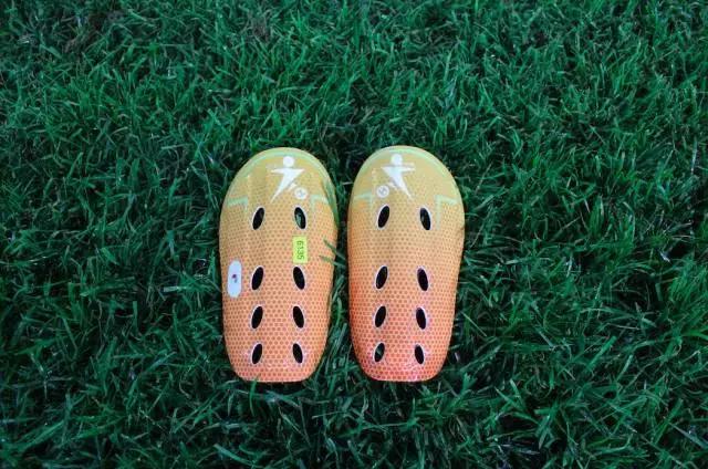 冬天踢球穿什么合适,冬天穿什么踢球好看