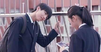 同学聚会穿啥显得年轻,冬天男朋友同学聚会穿什么衣服