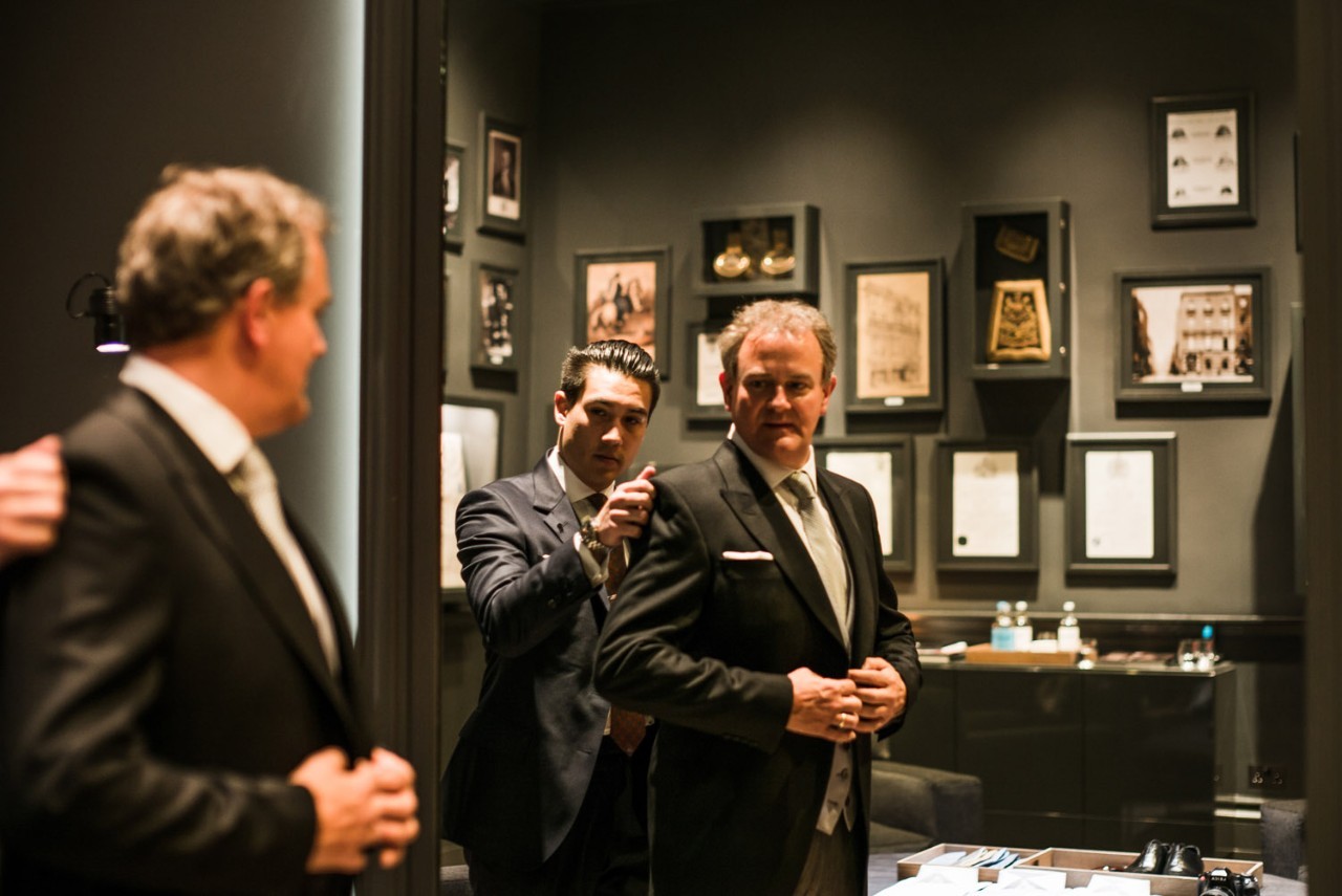 霓裳影｜还穿成衣？NoNoNo，西装还是定制的好