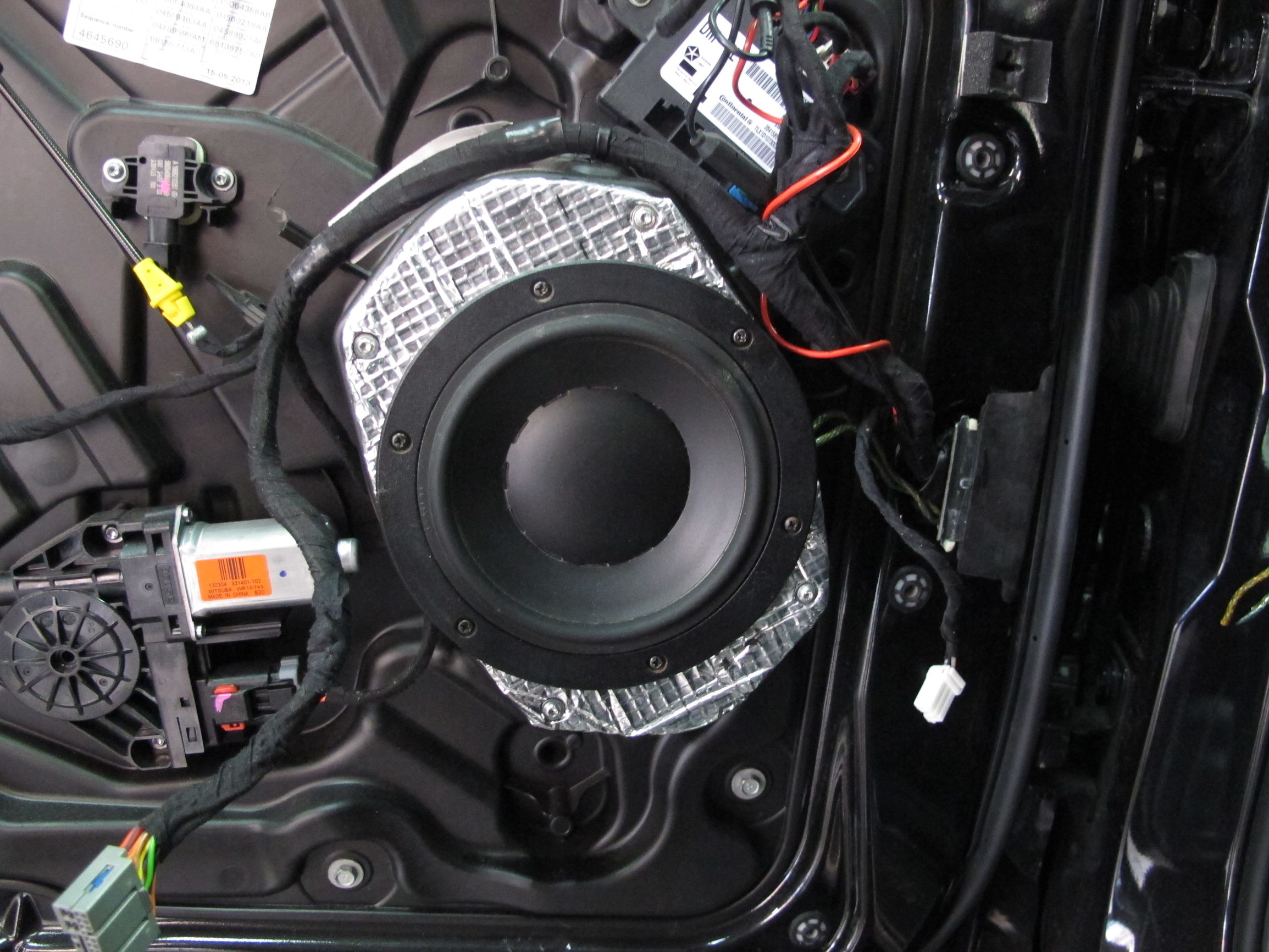 大切诺基升级丹麦丹拿342三分频，鼎沸之音，还原最真实的声音