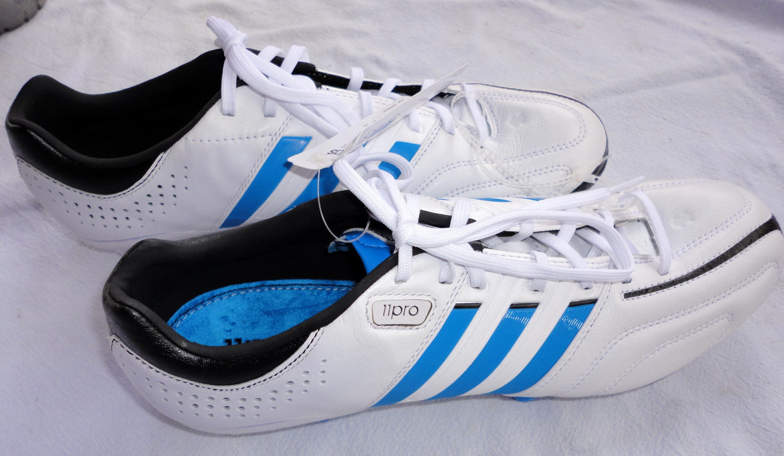 阿迪达斯足球球鞋测评,足球鞋选择nike还是阿迪达斯