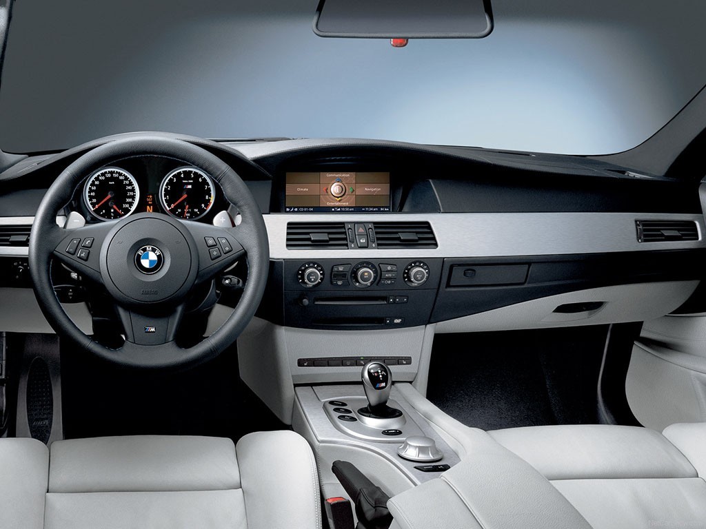 法外之徒by卡比丘,bmwm5车型大全