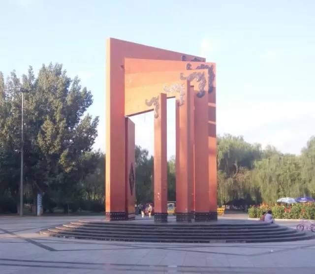 新建体育公园篮球场,体育公园新建篮球场