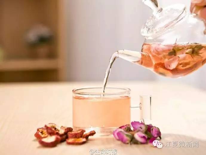 纸坊一饭店私售潲水被罚款2000元｜香烟突然爆炸，男子被震成……