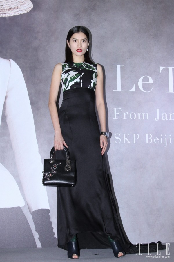 撞衫了怎么办啊,撞衫怎么办最简单方法