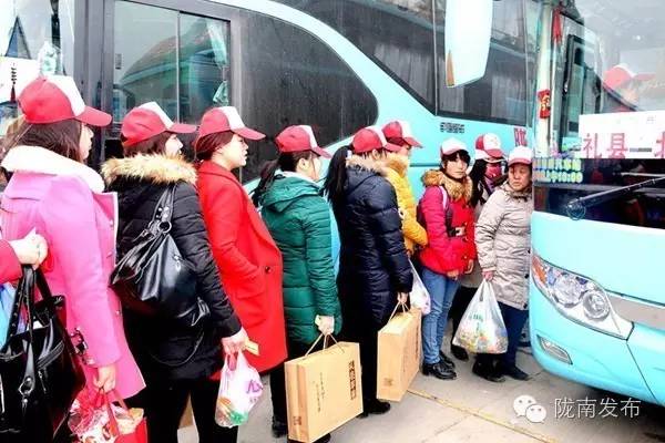 脱贫攻坚战上的巾帼担当,脱贫路上展现巾帼风采