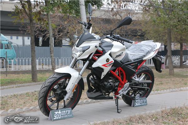 豪爵铃木锐爽150电喷试骑,豪爵太子gz150与豪爵锐爽150比较