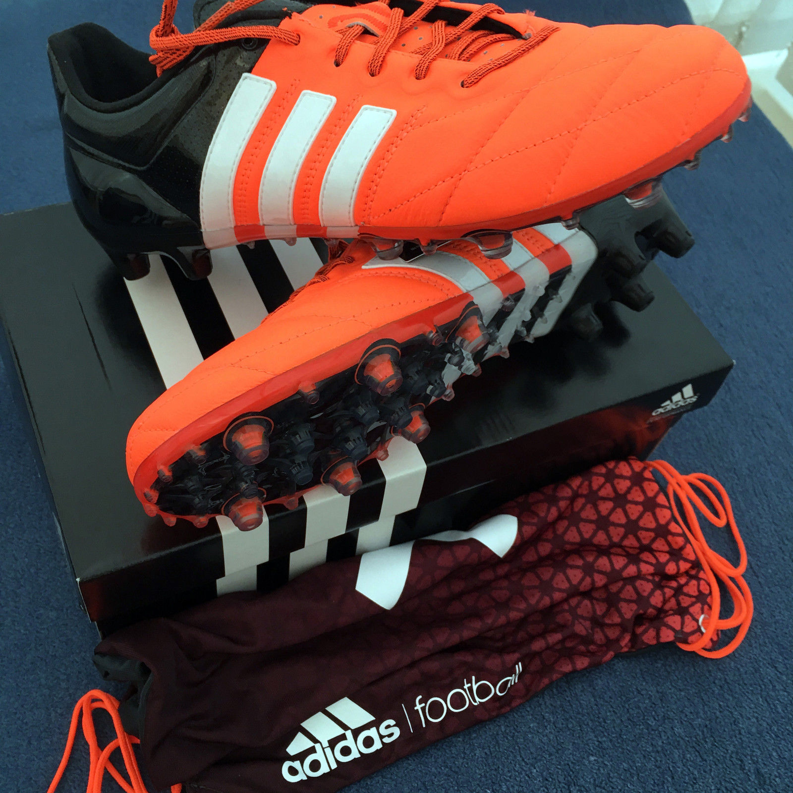 阿迪达斯足球球鞋测评,足球鞋选择nike还是阿迪达斯