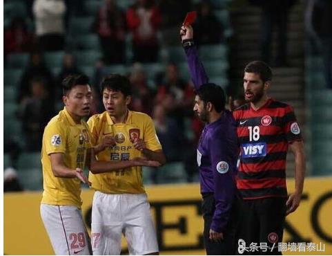 十一年丢十冠!西亚球队机关算尽、跳水踢裆,照样骗不来亚冠奖杯