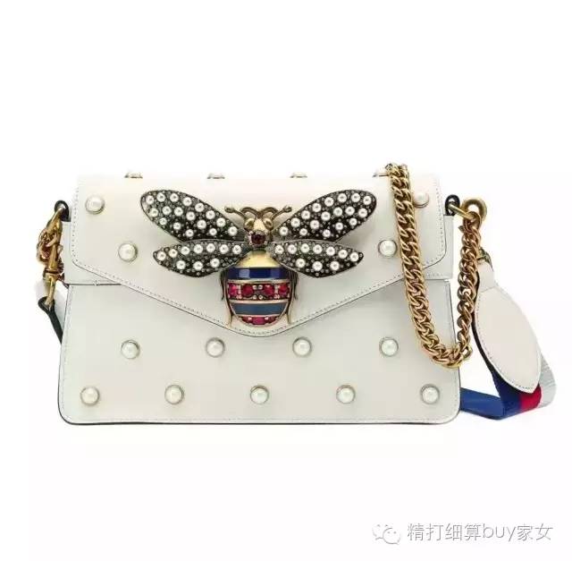 妹砸，冬天的大衣，你配对包了嘛？