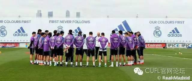 沙佩科恩斯空难主场悼念,欧冠默哀沙佩科恩斯