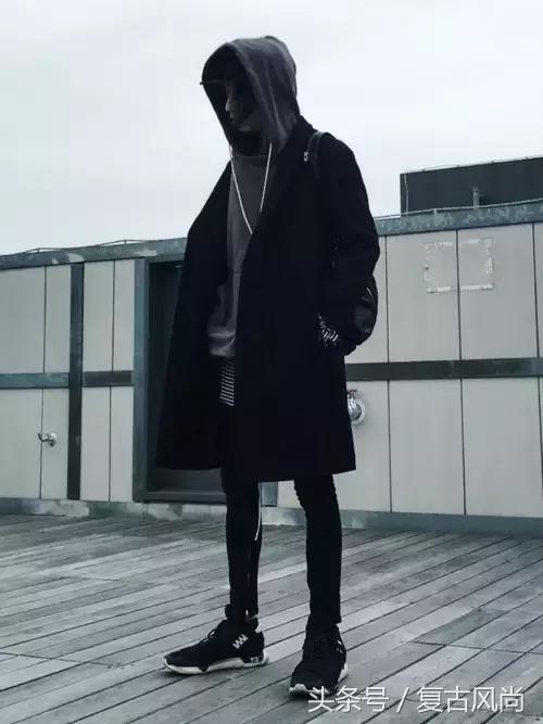 连帽卫衣今年很流行,长款连帽卫衣怎么穿才好看