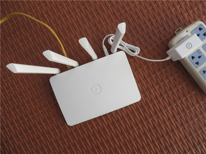 告别视频广告，畅享双频“高速路”—优酷路由器X2