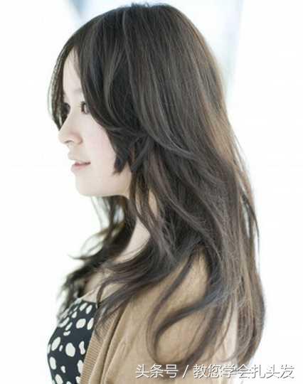 中长烫发怎么扎简单好看减龄,最火减龄发型烫发中长