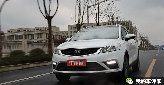 肯定成绩的同时认清自身差距,肯定优点指出不足提出希望