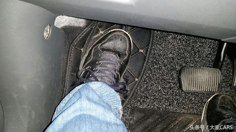 想买福克斯两厢车,2015款福克斯1.6手动优缺点