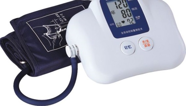电子血压计腕式和臂式哪个比较准,腕式电子血压计如何正确量血压