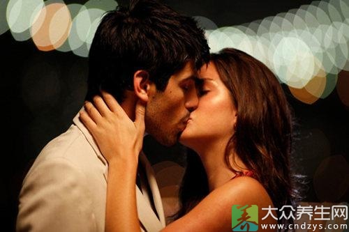 女人这三种行为最吸引男人,女人这几种行为会把老公逼走