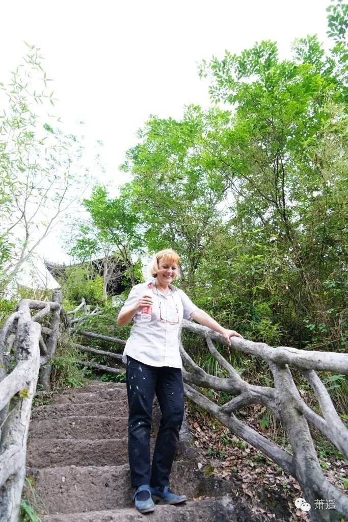 与外国人无障碍交流方法,跟外国人聊天语言不通怎么办