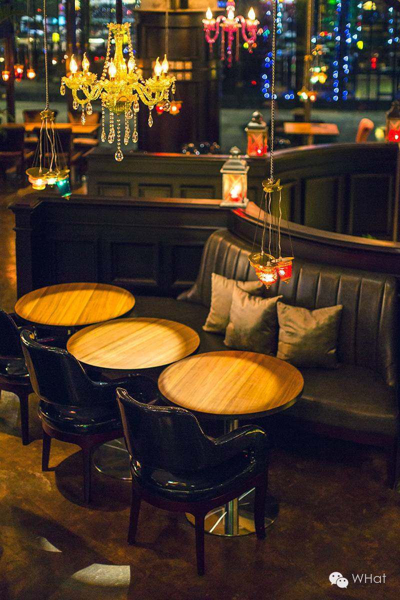 这家漫咖啡旗下的韩餐酒吧终于开到武汉，能俯瞰武汉天地凌晨夜景