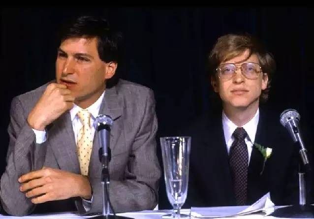 比尔盖茨乔布斯成功的背后,比尔盖茨是怎么打败乔布斯的