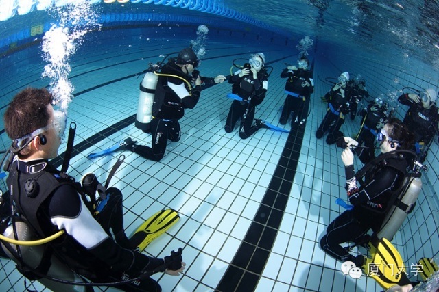休闲体育潜水课,体育课创新课堂