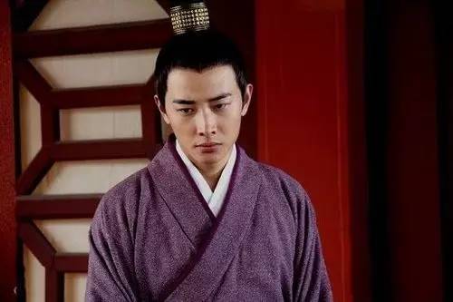 25出道29岁走红,“暖男专业户”的他如今又在用这个角色暖你……