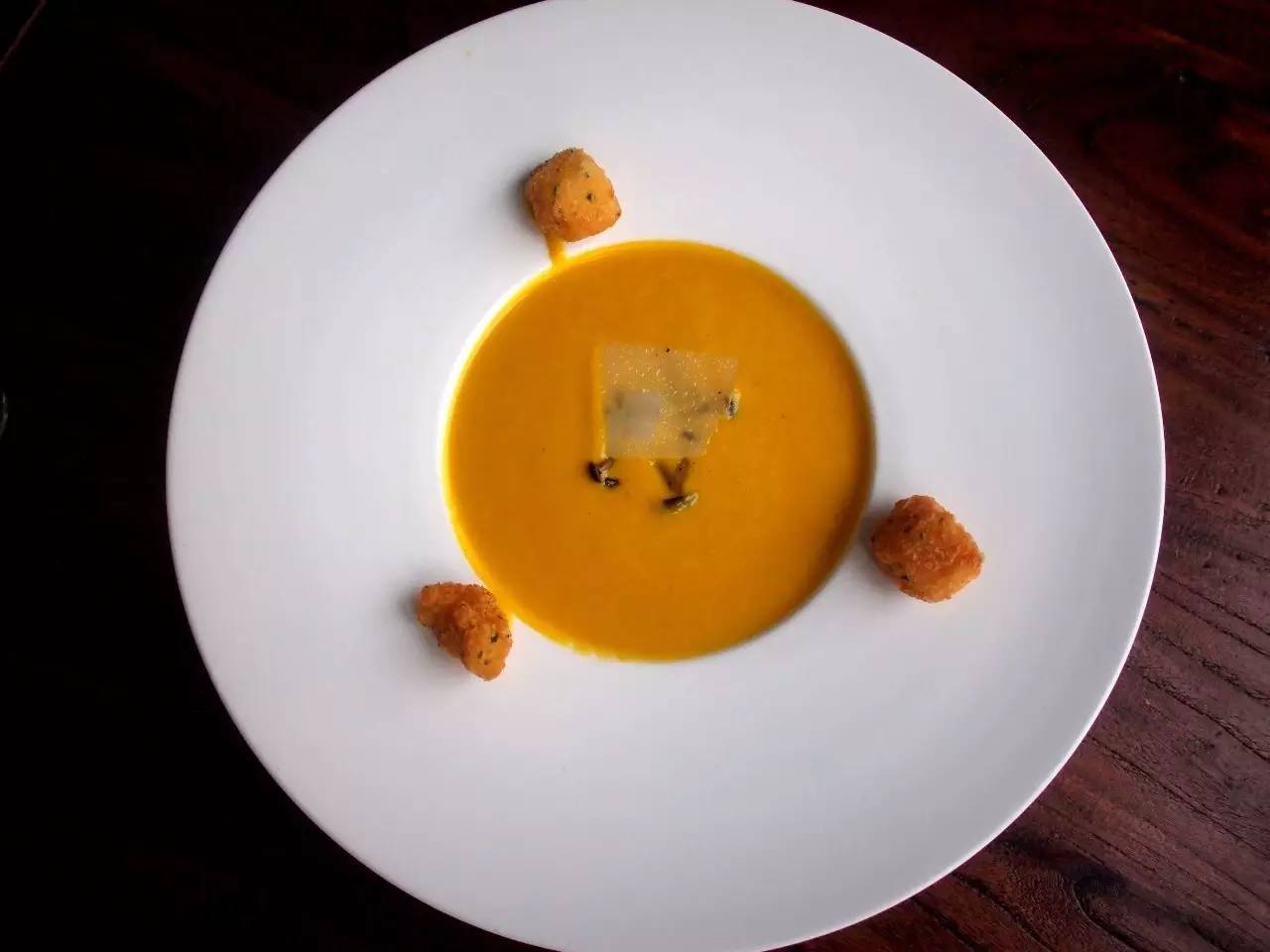 推荐一家很适合情侣约会的餐厅,适合情侣约会的氛围感餐厅