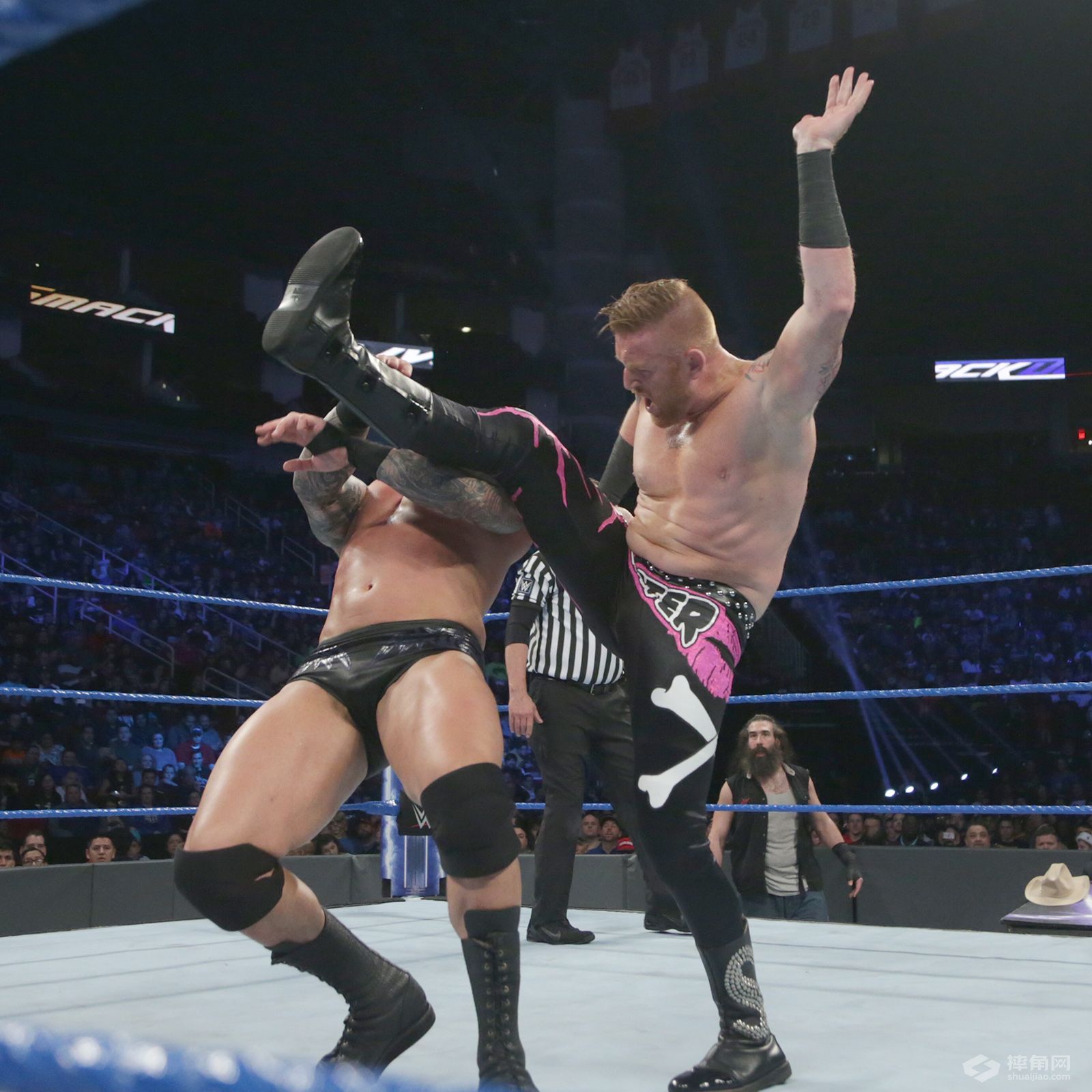 WWE驸马爷风云决战RVD！凯恩抛摔毕雪夫获全场欢呼！