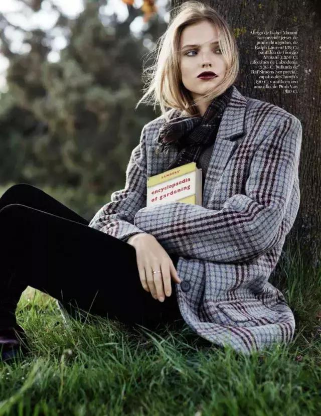 杨幂同款蓝色围巾,杨幂最新同款围巾