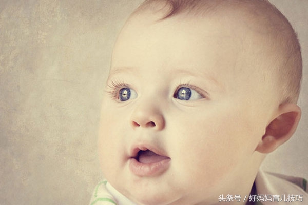 宝宝治疗黄疸期间吐奶,新生儿黄疸10怎么办