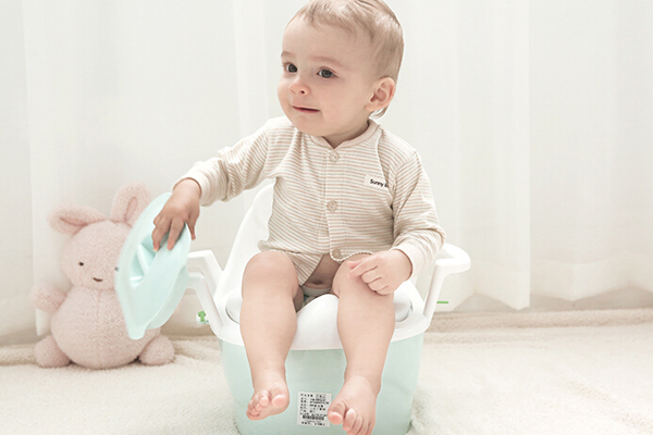 一个半月的宝宝拉绿屎用什么偏方,宝宝拉绿屎如何解决