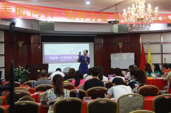 覃小豪的照片大全,覃小豪生活视频