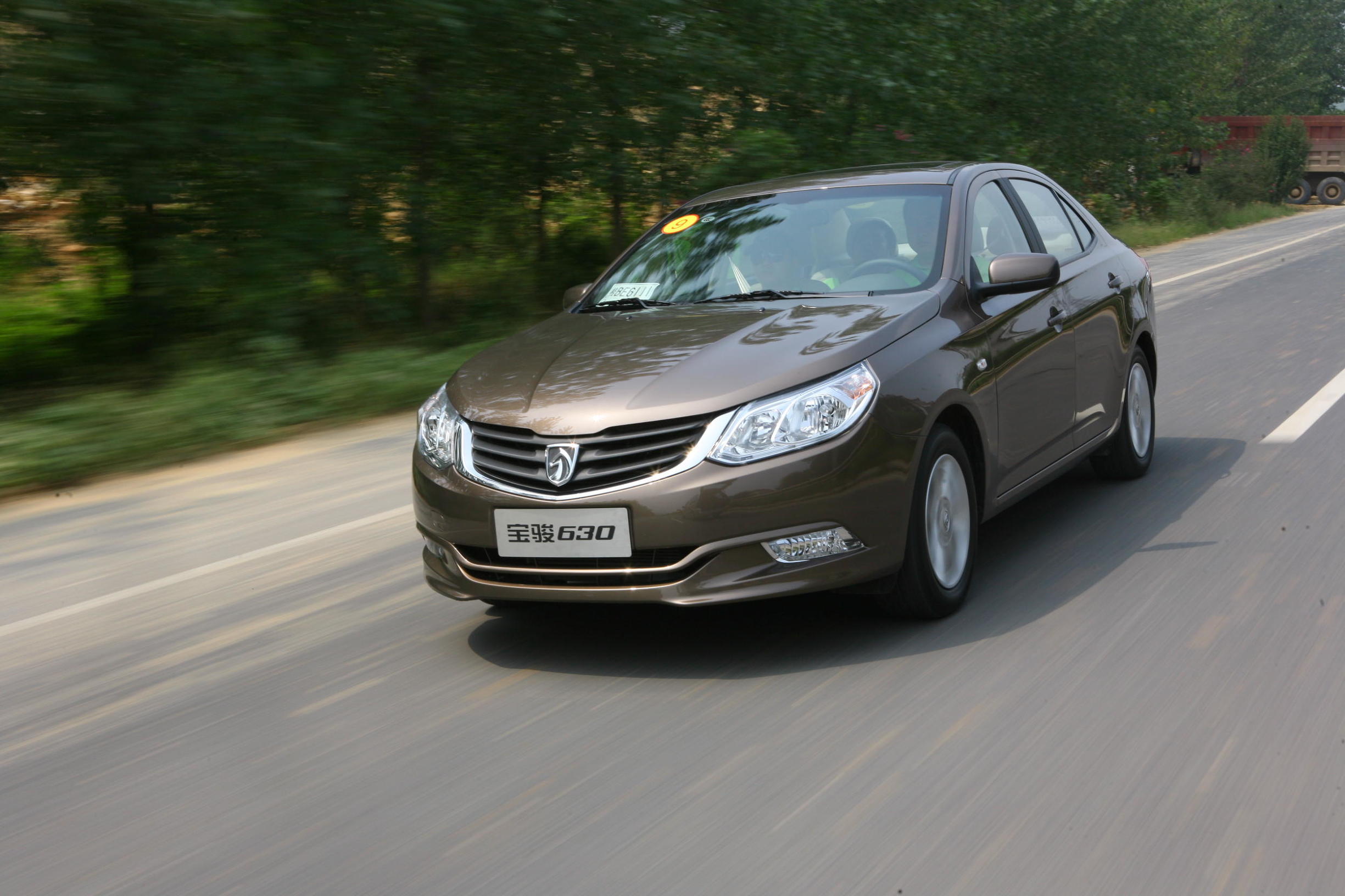 6万左右买吉利还是奇瑞好,6万左右艾瑞泽7