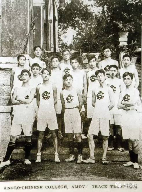 中国最早踢足球是士兵吗,中国最早踢球是哪个朝代人