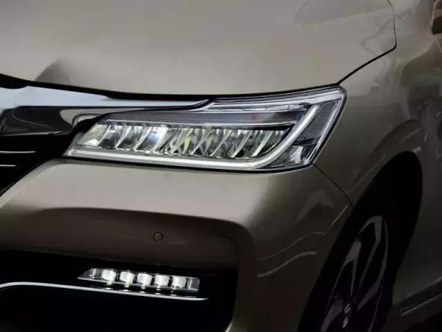 带你走进什么叫真正的全led大灯,led大灯3000流明