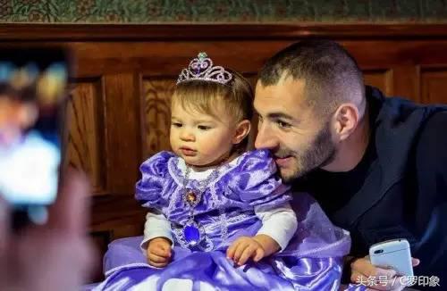 萌出一脸血的小孩,萌出一脸血萌娃