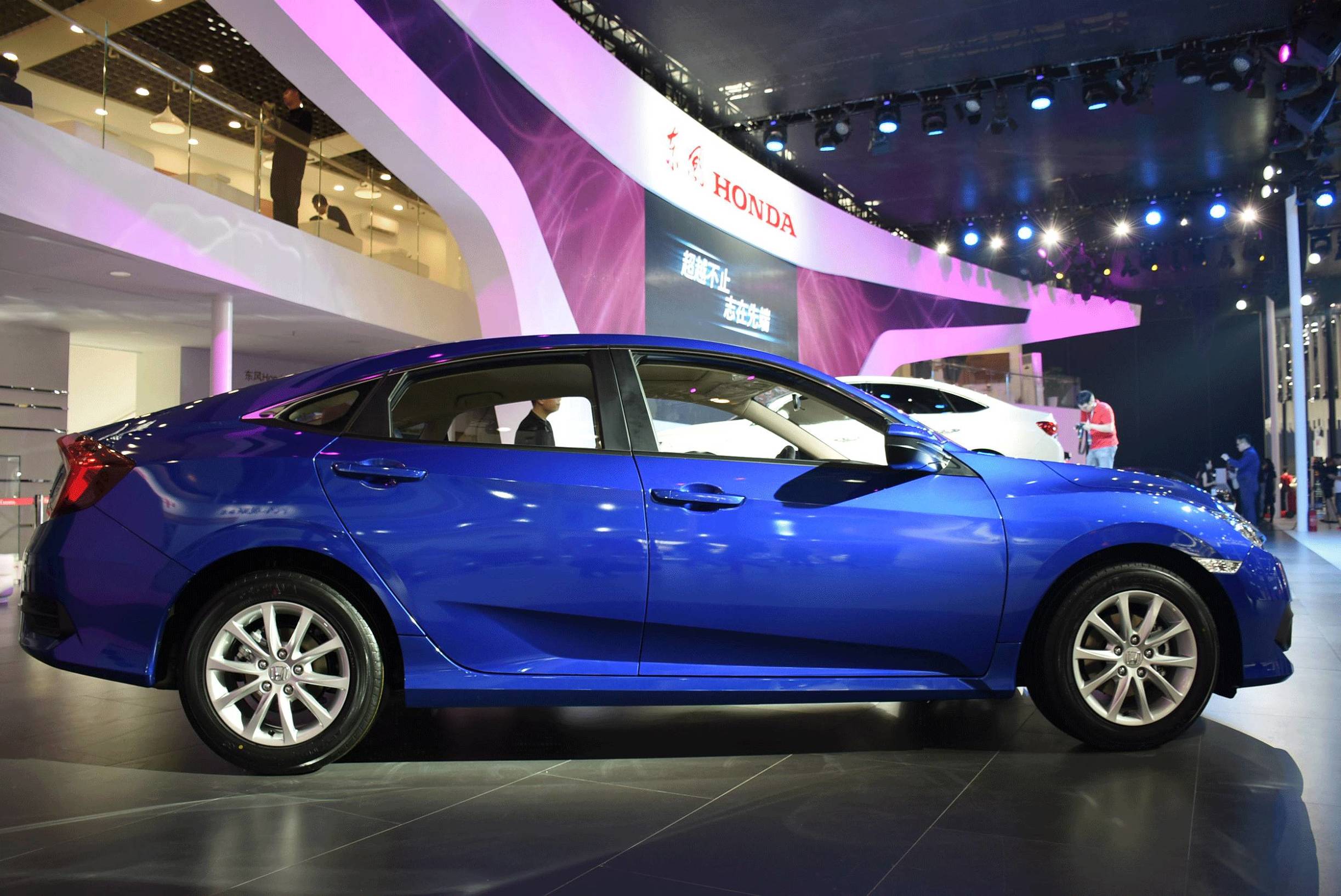 买思域是1.8的还是1.5t好,思域1.0t到底值不值得买