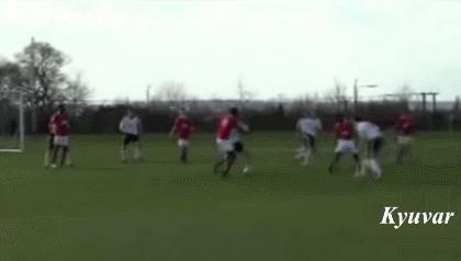 五岁小孩踢球,小朋友碾压国足的场面