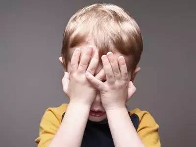 宝宝不让外人碰是胆小怕生？别再冤枉宝宝啦