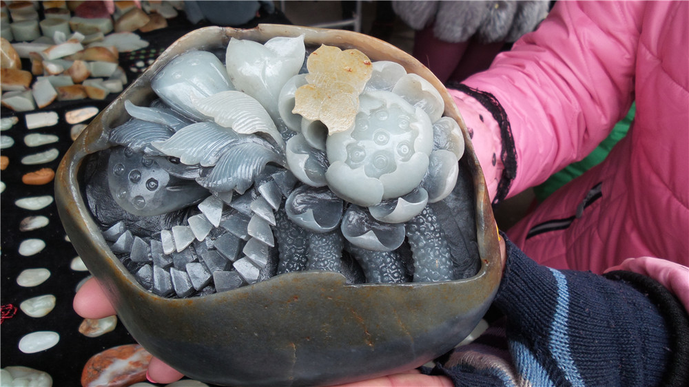 当心!你天价买来的可能只是一块石头