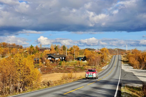 一个女人自驾游真实感受,一个女生突然开始疯狂旅游