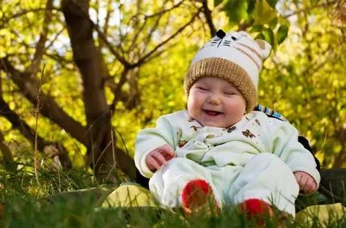 哎呀,宝宝枕秃了!补点钙成不?