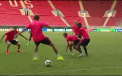 各国解说c罗世界杯绝杀,各国c罗