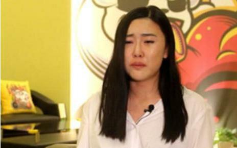 阿怡酒后哭了视频,阿怡发飙完整视频