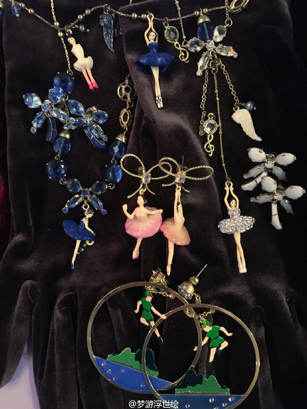 20岁女孩子戴什么首饰好,二十几岁女孩戴什么