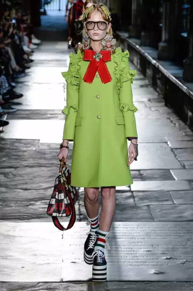 年度流行色盘点,流行色2023春夏经典绿隆重登场