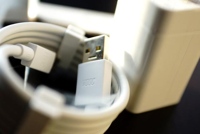 oppor9s是双摄手机么,oppor9s拍照真的好看吗