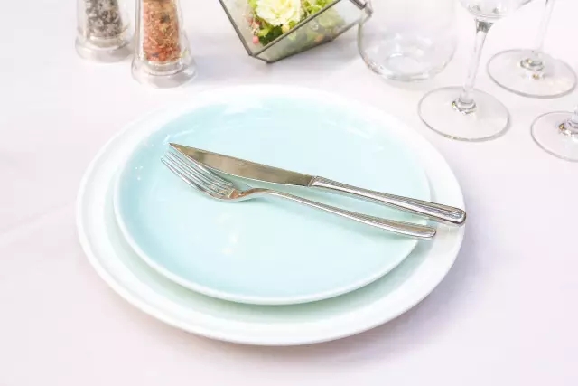 谈恋爱的时候总想吃东西,不会吃西餐第一次约会怎么办